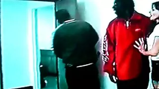 Ela dá ao cara seu primeiro videos eroticos brasileiros boquete.