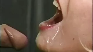 Lavou-se sexo brasileiro grátis no banho e fodeu-se num rabo limpo.