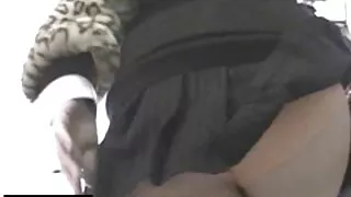 Chupa pilas no carro, filme brasileiro pornô fode na garagem.