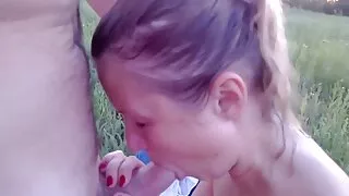 Latina descasca na cama boquete brasileiro com um atendente da multidão.