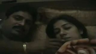 Meninas transando com um cara no ringue em um clube xxx vídeo brasileiro da luta.