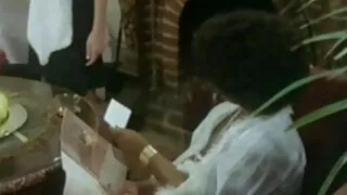 Ele sexo com padrasto brasileiro alimenta a menina com esperma após o sexo.