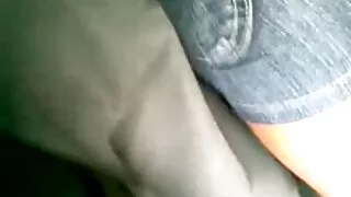 Ela faz vídeo pornografia brasileiro sexo com o marido e a namorada.
