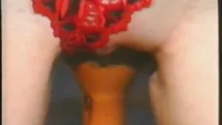 Aubree Valentine pornô brasileiro antigo esconde-se do galo castanho.