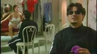 Ele faz um boquete no motorista tia brasileira gostosa com um pau grande.