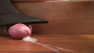 Foda-se na boca e Fenda acariciando os seios da porno nacional anos 80 empregada.