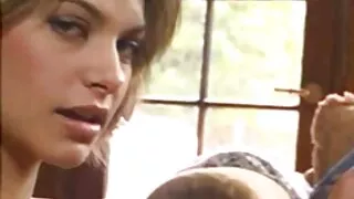 Jovem casal pornô amador brasileiro fode na cam.